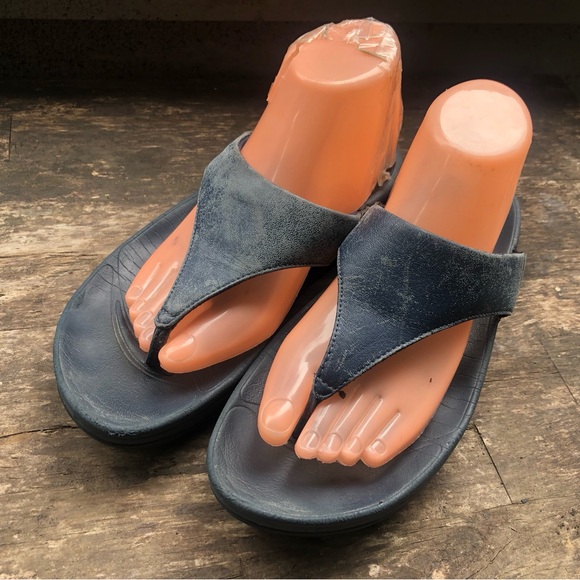 FitFlop Women's Navy Blue Leather Toe-Post Sandals Size 8 - Picture 3 of 10